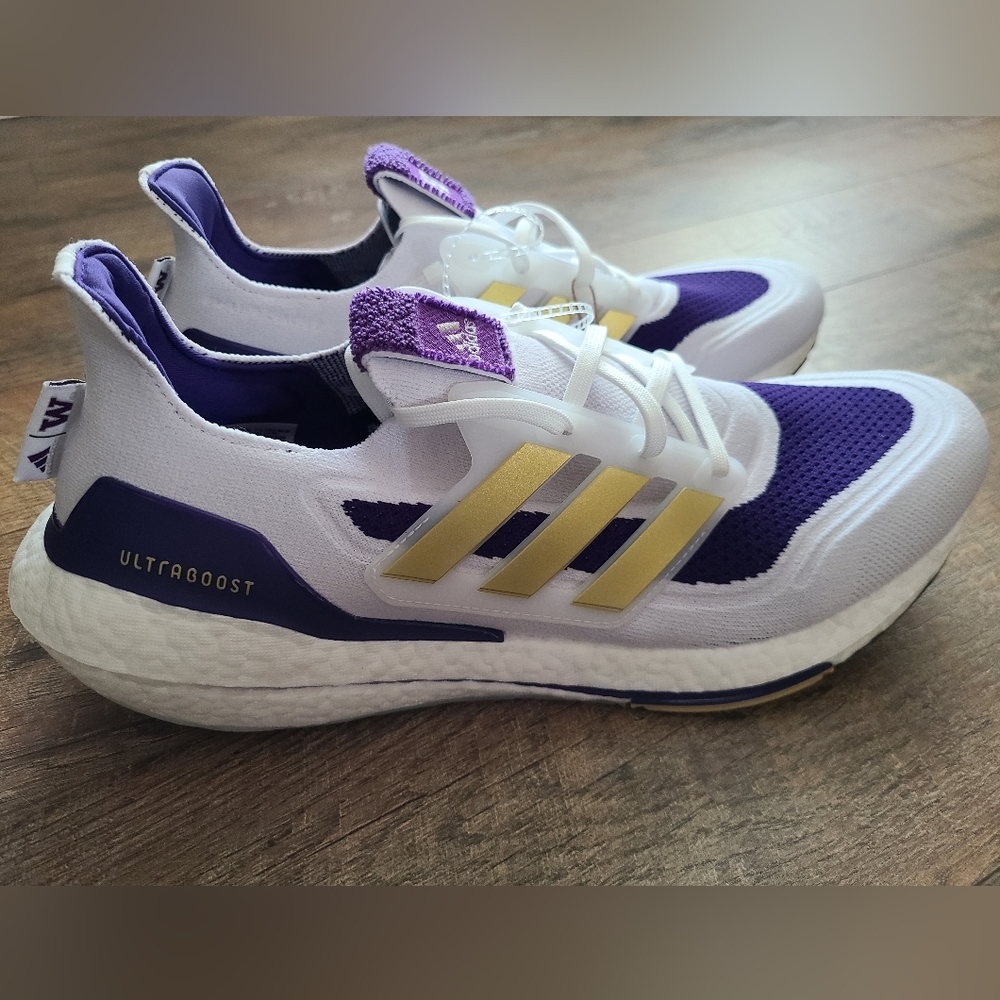Adidas Ultraboost Size 14 University of Washington U-Dub Huskies Prime Knit
